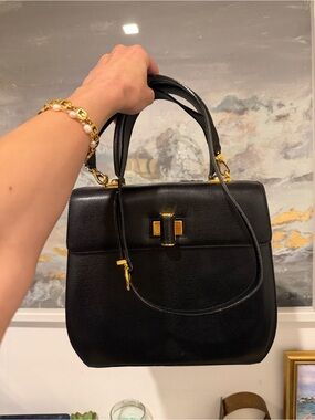 FERRAEGAMO vintage g Black Leather Top-Handle Women's Bag with Gold Hardware